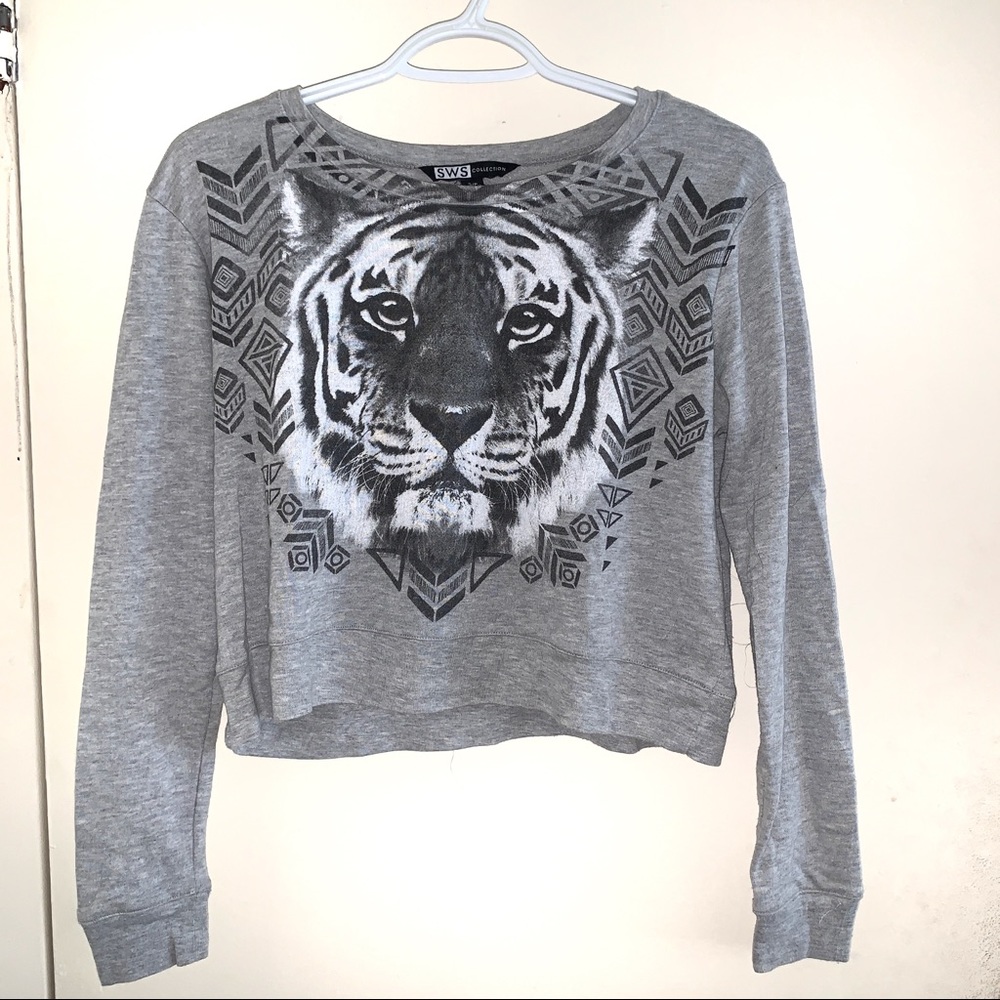 Long sleeve crop top t-shirt. Size: Small.